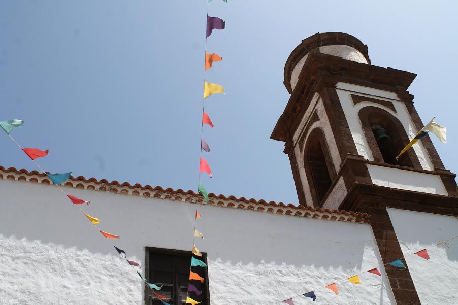 iglesia antigua campanario