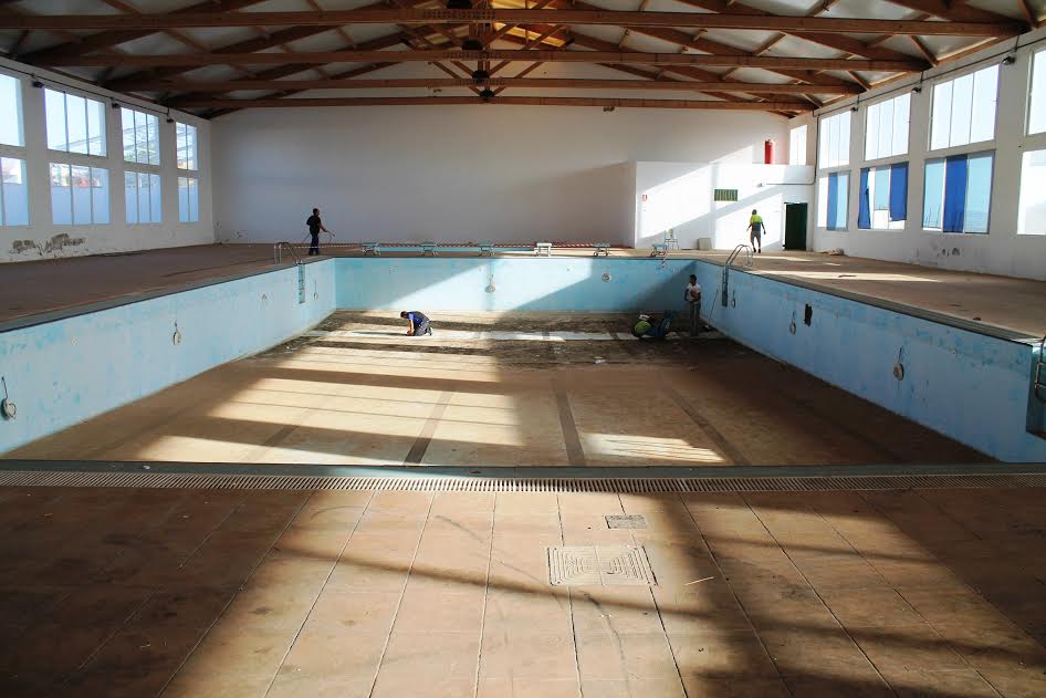 obras piscina antigua comienzan