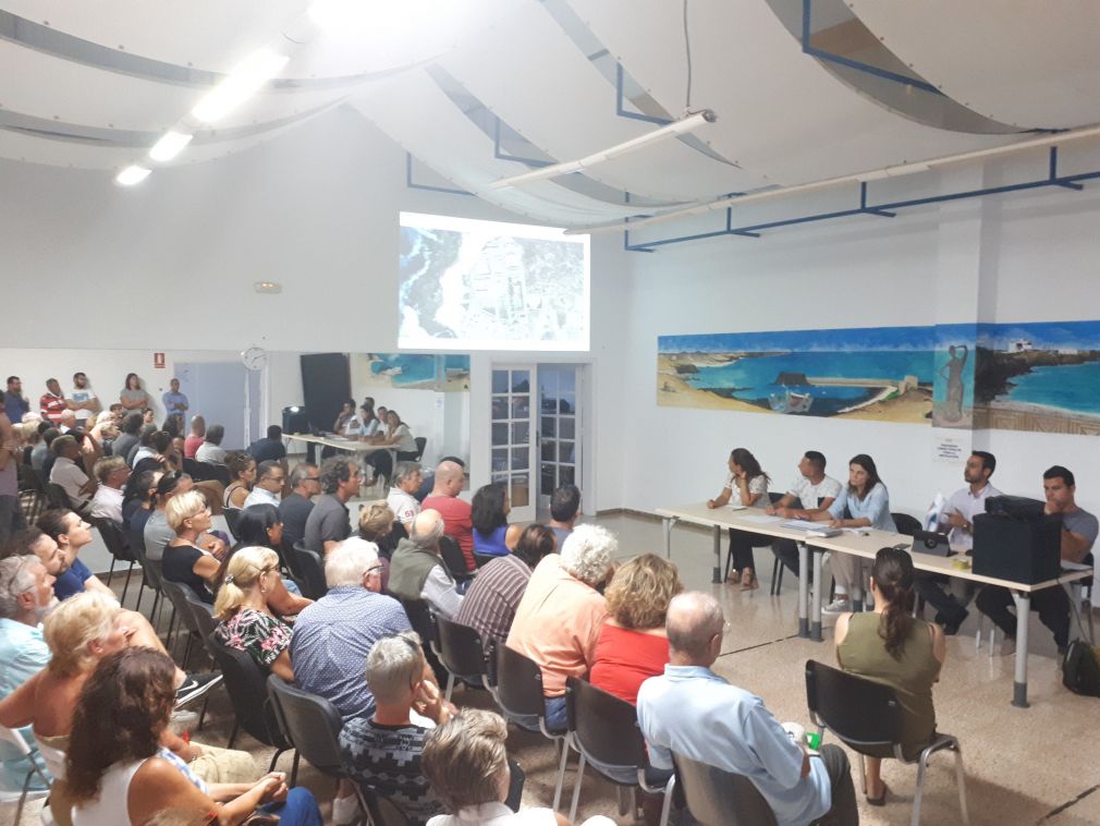 "No hay ningún hotel aprobado en El Cotillo. El pueblo participará en esa decisión", trasladó ayer el alcalde de La Oliva, Isaí Blanco