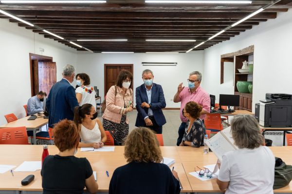 Visita a los trabajadores sociales en La Palma