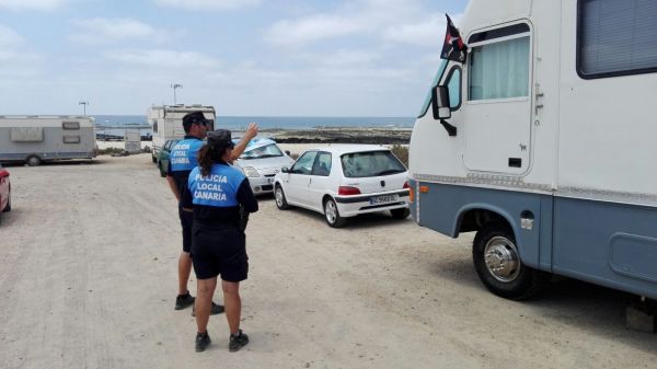 POLICIA-LOCAL-LA-OLIVA-denuncias-Acampadas-verano