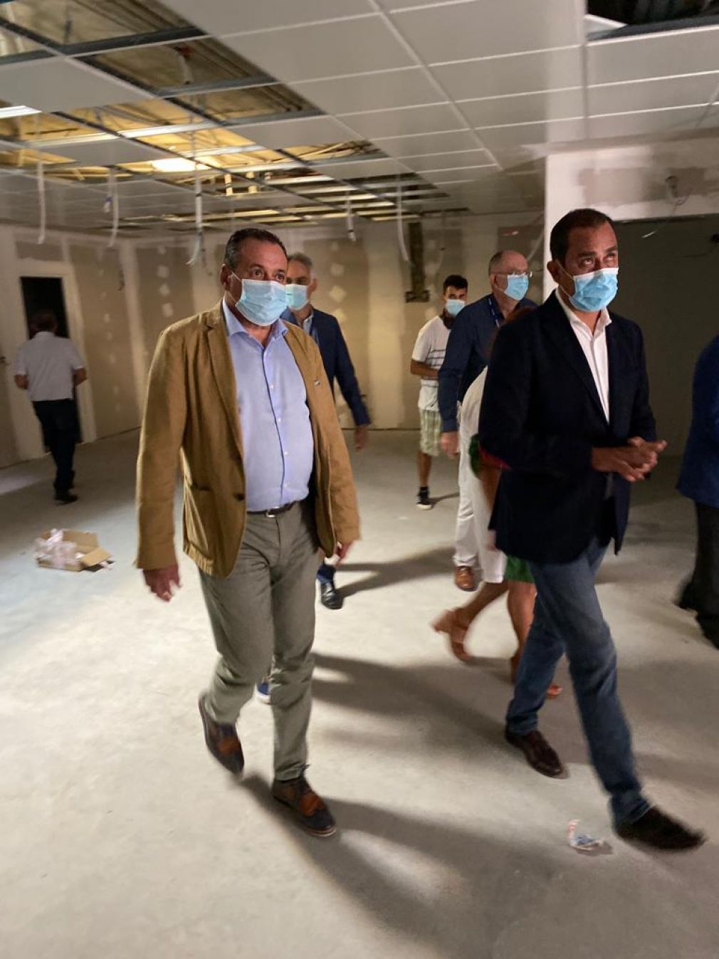 El consejero de Sanidad con el presidente del Cabildo en las instalaciones de Radioterapia