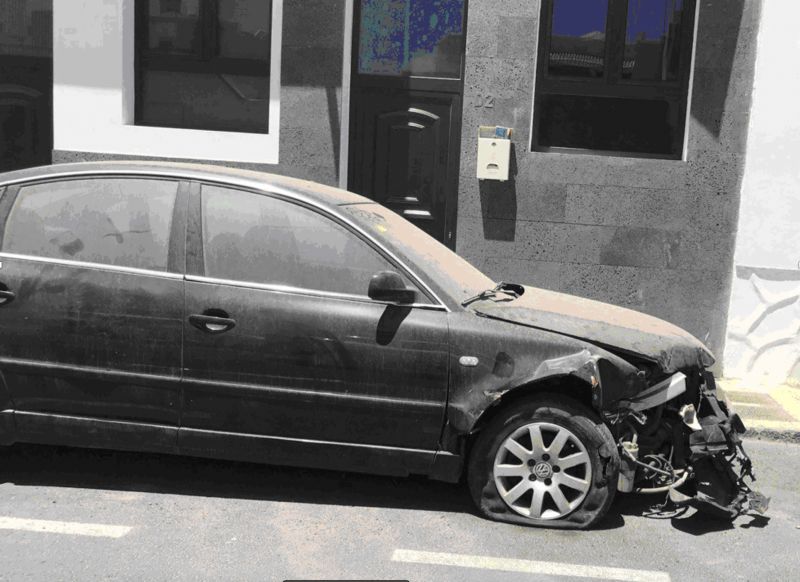 Ayto de la oliva-POLICIA LOCAL-VEHÍCULO ABANDONADO